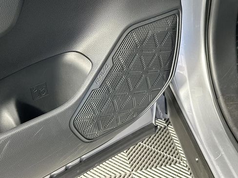 Used 2022 Toyota RAV4 SE w/ Weather & Moonroof Package image 21