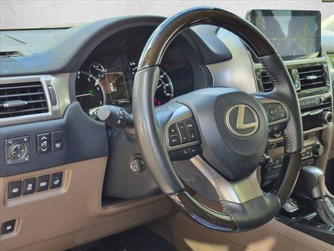 Used 2023 Lexus GX 460 Premium w/ Premium Package AWD/4WD image 3