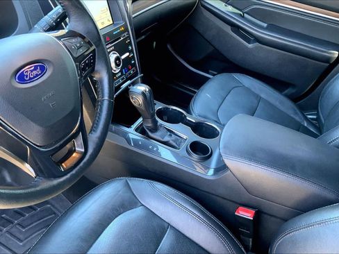 Used 2018 Ford Explorer Limited FWD image 15