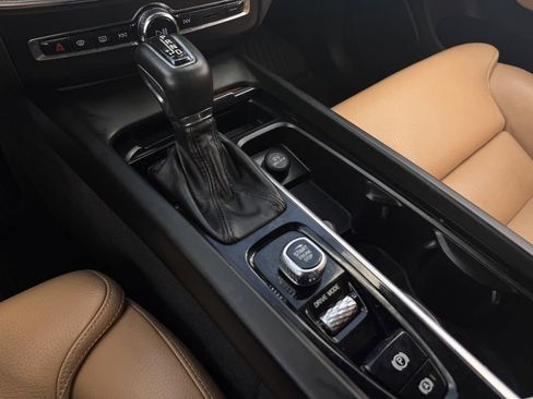 Used 2020 Volvo XC60 T5 Inscription image 20