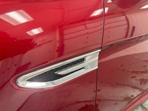 Used 2013 Ford Taurus SEL image 24