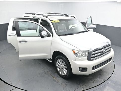 Used 2016 Toyota Sequoia Platinum image 35