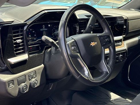 Used 2022 Chevrolet Silverado 1500 LT w/ Protection Package RWD image 23