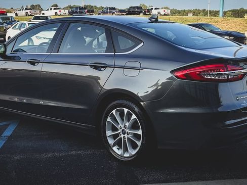 Used 2020 Ford Fusion SE FWD image 7