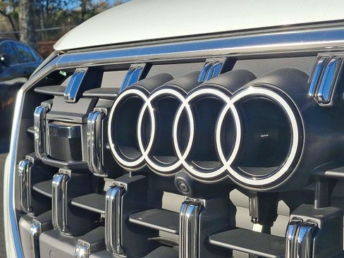 Used 2025 Audi Q7 3.0T Premium Plus w/ Premium Plus Package AWD/4WD image 24