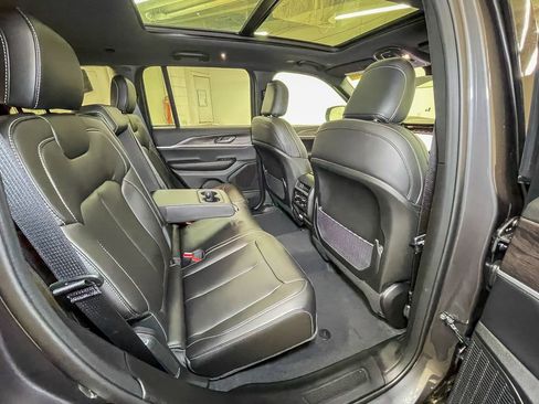 New 2025 Jeep Grand Cherokee Limited w/ MOPAR Finishing Package image 4