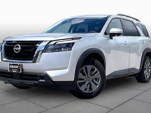Certified 2024 Nissan Pathfinder SV FWD image 1