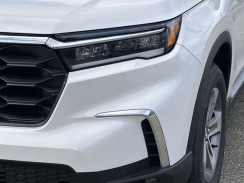 Certified 2025 Honda Pilot EX-L image 9