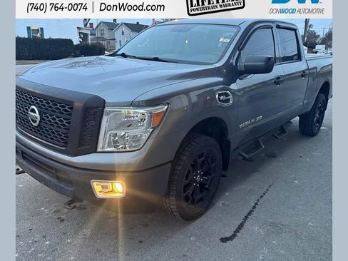 Used 2017 Nissan Titan SV image 1
