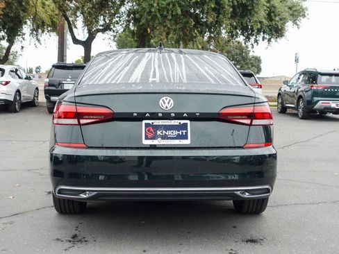 Used 2022 Volkswagen Passat 2.0T image 7