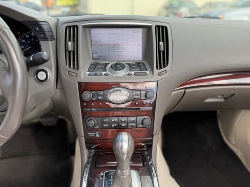 Used 2014 INFINITI Q60 Convertible w/ Premium Package image 17