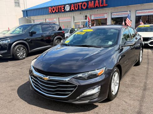 Used 2023 Chevrolet Malibu LT FWD image 4