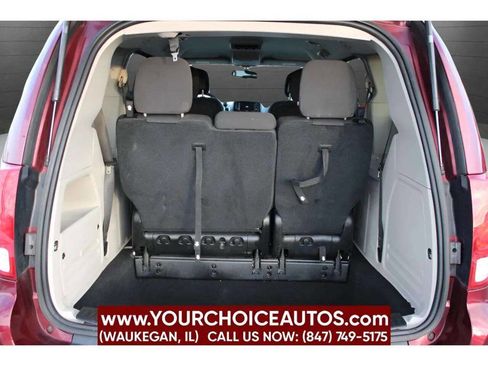 Used 2018 Dodge Grand Caravan SE w/ UConnect Hands-Free Group image 11