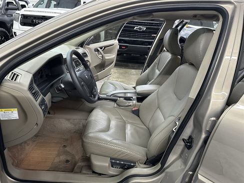 Used 2002 Volvo V70 Cross Country AWD/4WD image 12