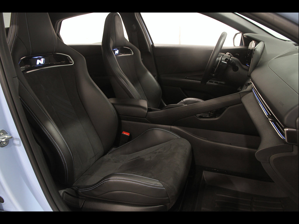 Used 2023 Hyundai Elantra N FWD image 17