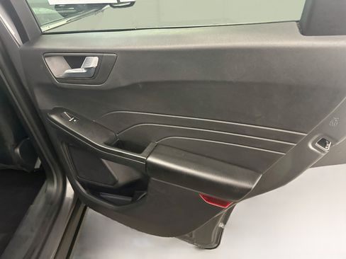 Used 2025 Ford Escape Platinum AWD/4WD image 33