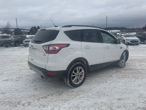 Used 2018 Ford Escape SE image 15