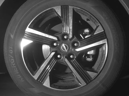 Used 2025 Nissan Sentra SV FWD image 13
