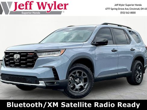 Used 2024 Honda Pilot TrailSport image 1
