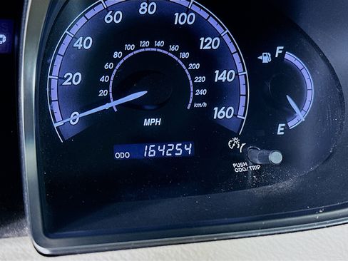 Used 2011 Toyota Avalon Limited FWD image 19