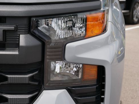 Used 2024 Chevrolet Silverado 1500 Custom Trail Boss w/ Turbomax Blackout Package AWD/4WD image 16