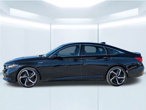 Used 2022 Honda Accord Sport image 2