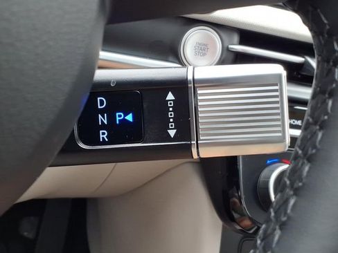 New 2026 Hyundai Tucson Limited FWD image 30