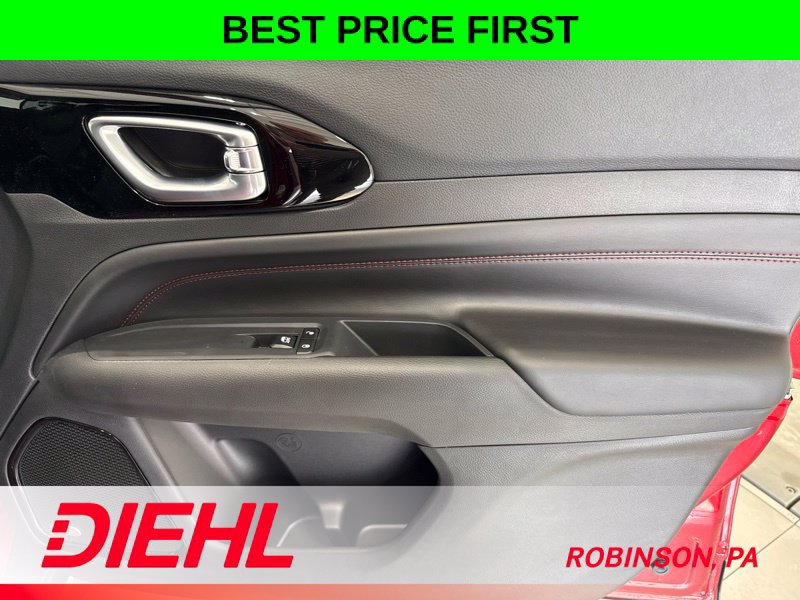 New 2026 Jeep Compass Trailhawk w/ Sun, Sound & Navigation Group AWD/4WD image 15