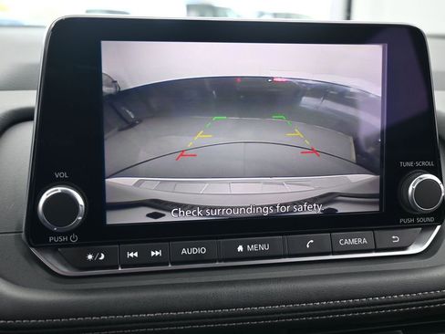 Used 2024 Nissan Rogue SV image 19