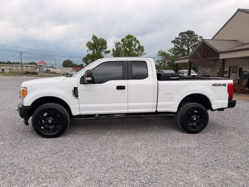 Used 2017 Ford F250 XL w/ Power Equipment Group AWD/4WD image 5