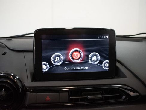 Used 2021 MAZDA MX-5 Miata Club RWD image 15