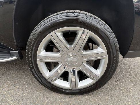 Used 2019 Cadillac Escalade Luxury image 32