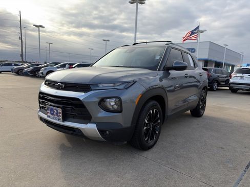 Used 2022 Chevrolet TrailBlazer LT image 1