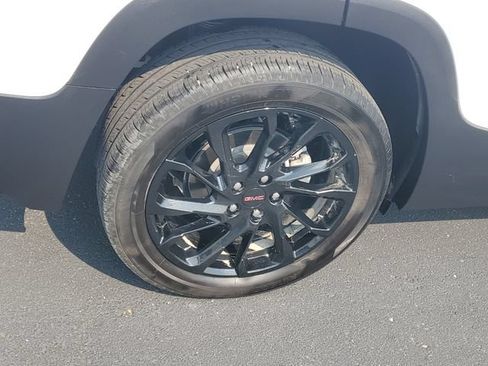 Certified 2024 GMC Terrain SLE w/ Driver Convenience Package FWD image 5