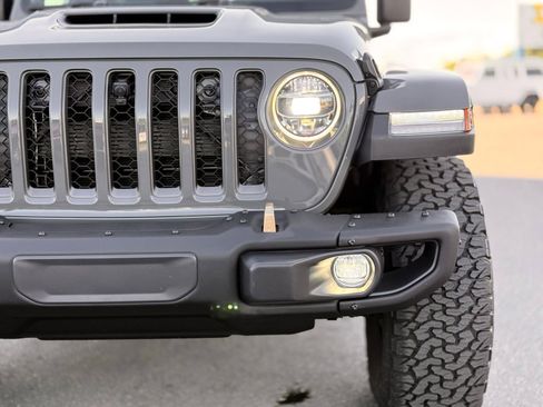 Used 2022 Jeep Wrangler Unlimited Rubicon w/ Xtreme Recon 35" Tire Package AWD/4WD image 10
