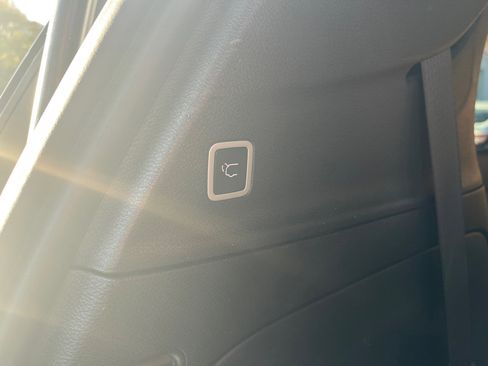 Used 2021 Chrysler Pacifica Pinnacle image 10