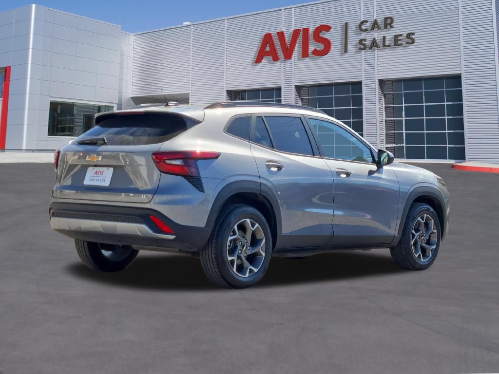 Used 2026 Chevrolet Trax LT FWD image 6