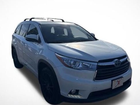 Used 2015 Toyota Highlander Limited Platinum image 3