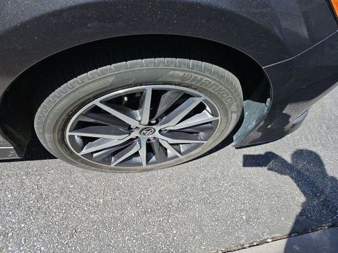 Used 2022 Toyota Camry XLE image 4