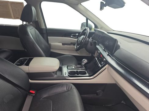Used 2023 Kia Carnival SX Prestige FWD image 18