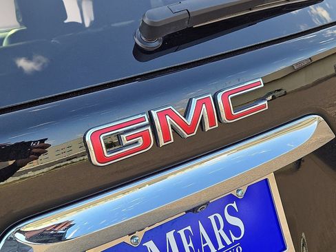 Used 2022 GMC Terrain SLT FWD image 12