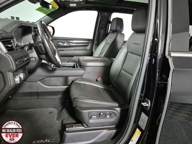 Used 2021 GMC Yukon XL Denali w/ Denali Premium Package AWD/4WD image 9