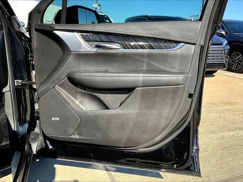 Used 2023 Cadillac XT6 Premium Luxury w/ Technology Package image 22