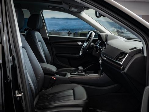 Used 2023 Audi Q5 2.0T Premium w/ Convenience Package image 25