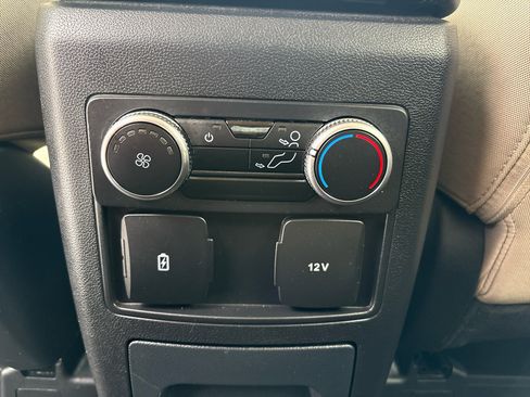 Used 2023 Ford Explorer XLT image 23