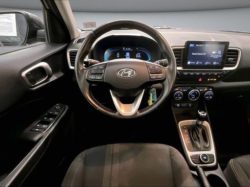 Used 2023 Hyundai Venue SEL FWD image 8