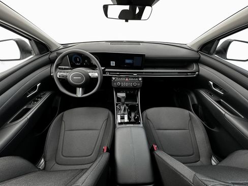 Used 2025 Hyundai Tucson SE image 13