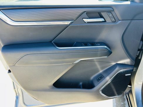 Used 2024 GMC Acadia Elevation w/ Black Edition image 17