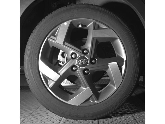 Certified 2025 Hyundai Venue SEL FWD image 11