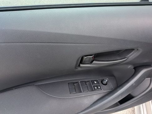 Used 2024 Toyota Corolla LE w/ LE Convenience Package FWD image 9